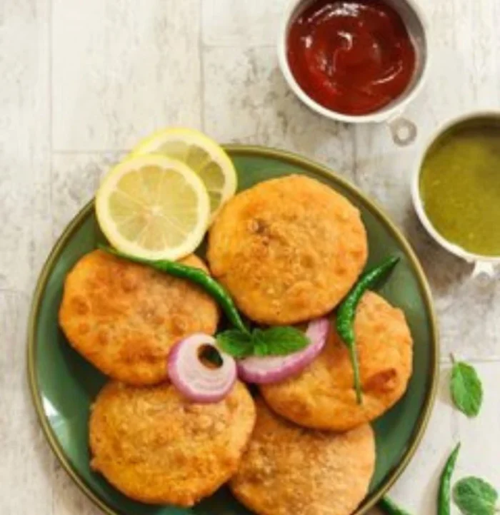 Pyaaz Kachori Chaat